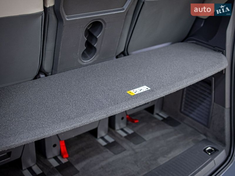 Минивэн Volkswagen Multivan 2022 в Черновцах