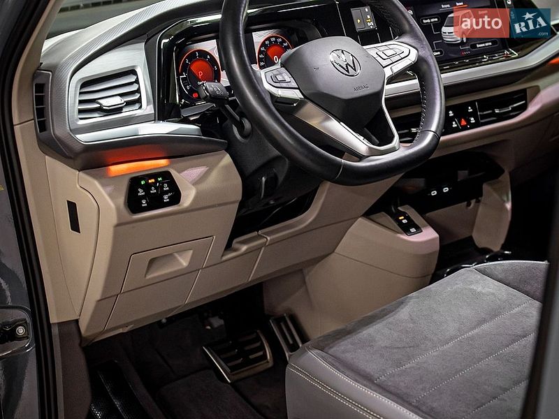 Минивэн Volkswagen Multivan 2022 в Черновцах
