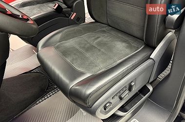 Минивэн Volkswagen Multivan 2019 в Киеве фото 29 Минивэн Volkswagen Multivan 2019 в Киеве