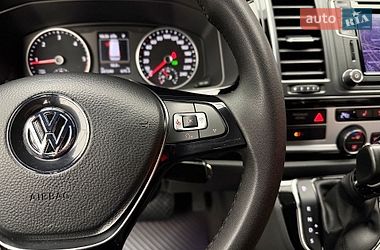 Минивэн Volkswagen Multivan 2019 в Киеве фото 33 Минивэн Volkswagen Multivan 2019 в Киеве