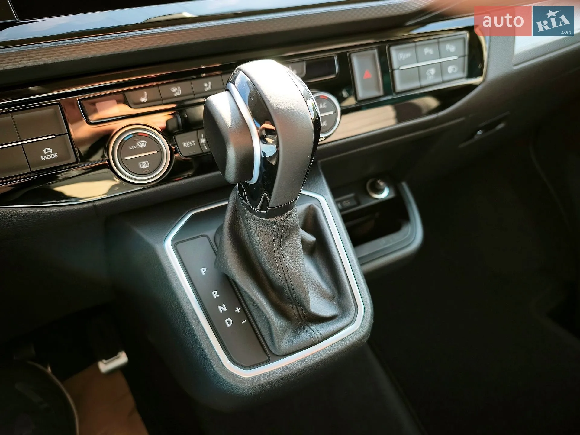 2022 Volkswagen Multivan - мініатюра 16