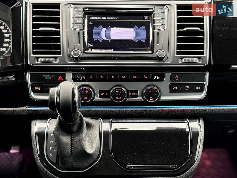 Минивэн Volkswagen Multivan 2016 в Киеве