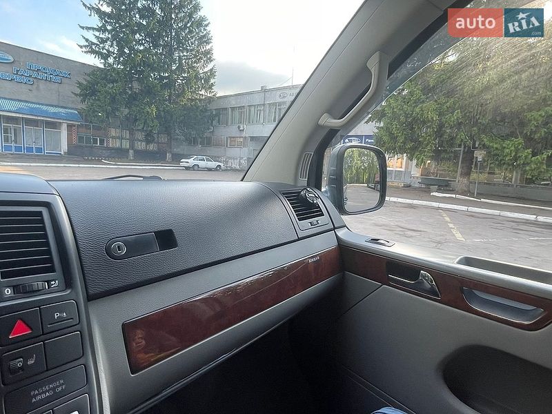 Минивэн Volkswagen Multivan 2008 в Ровно
