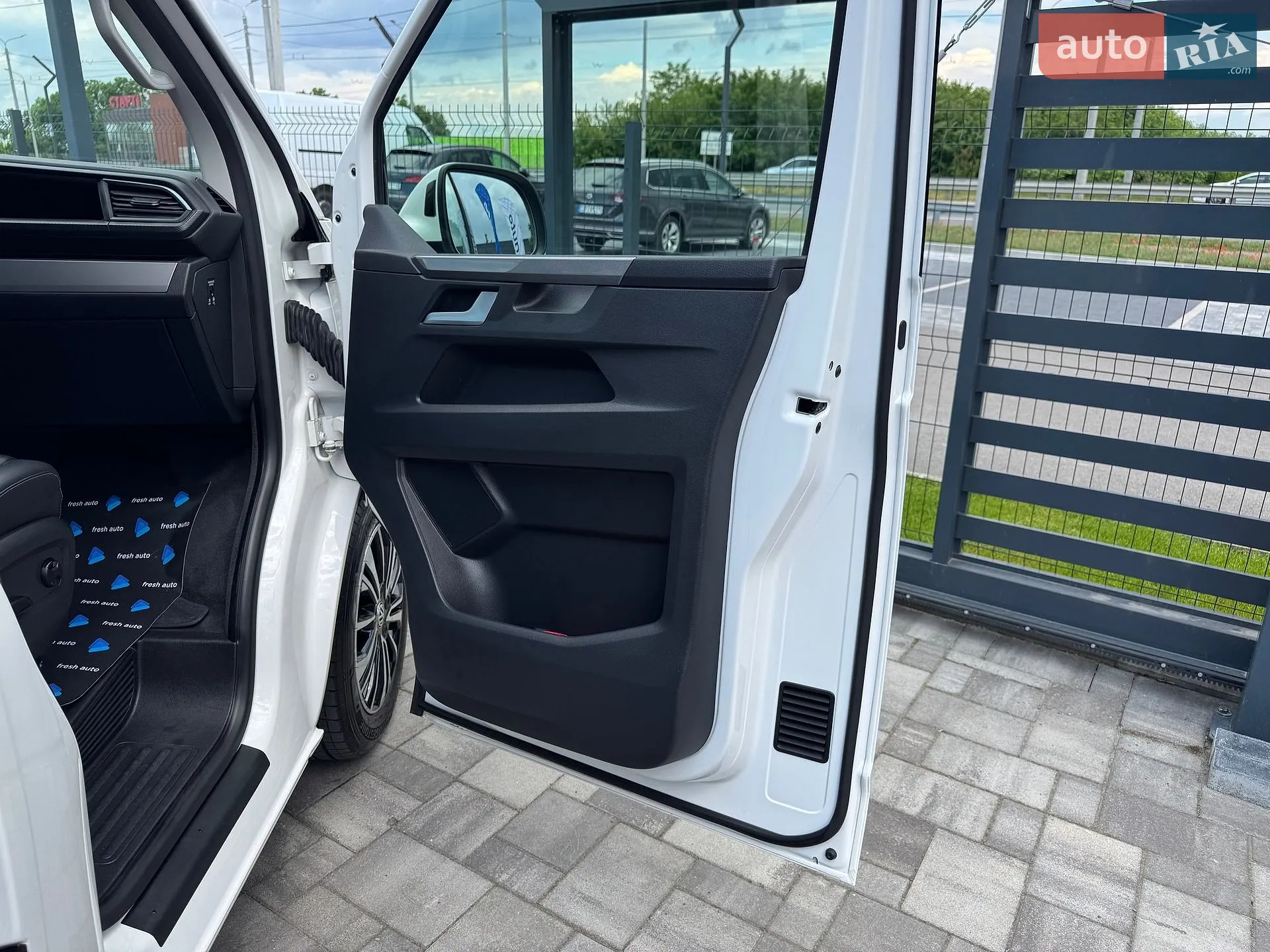 2020 Volkswagen Multivan - мініатюра 40