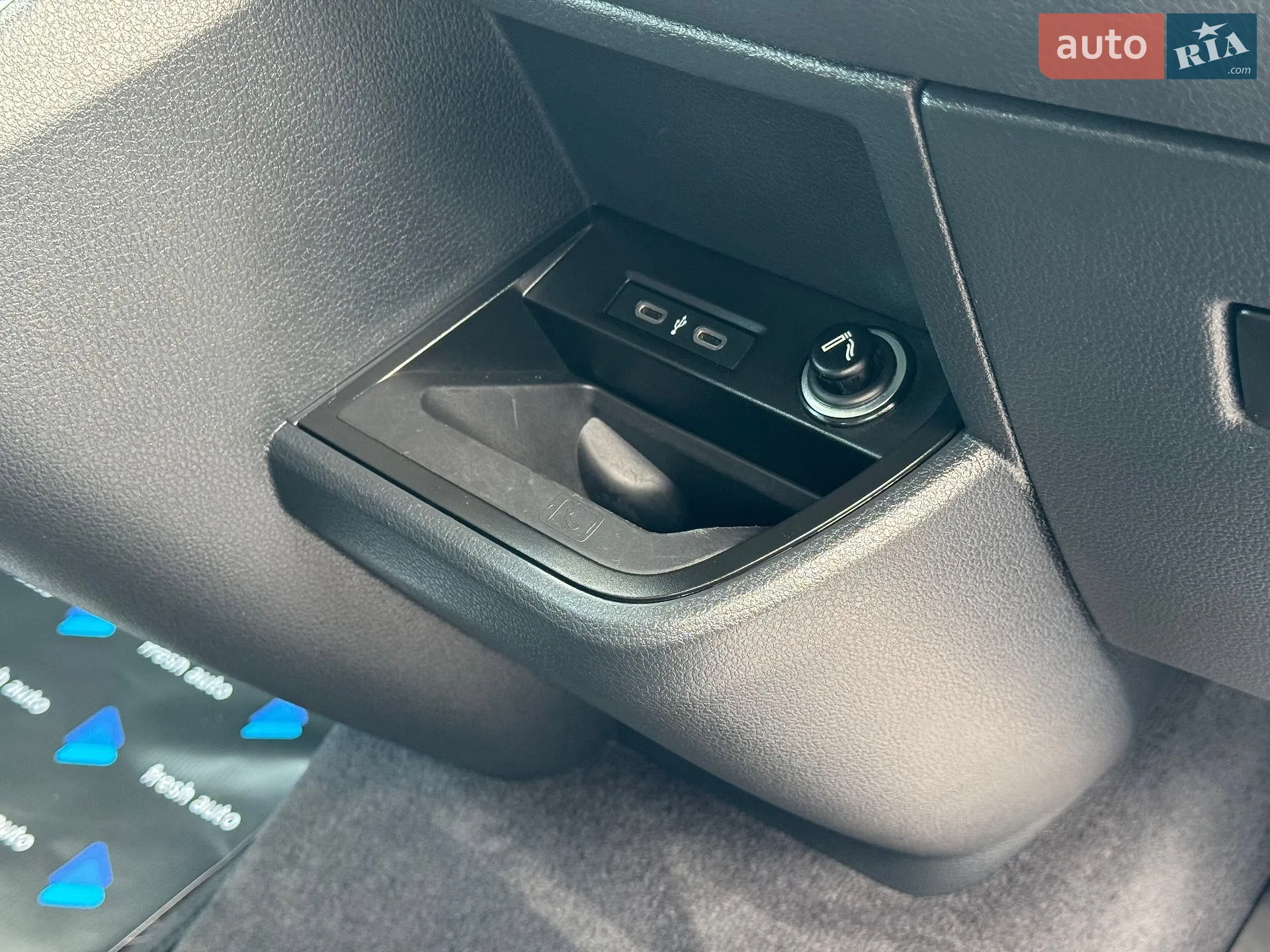 2020 Volkswagen Multivan - мініатюра 41