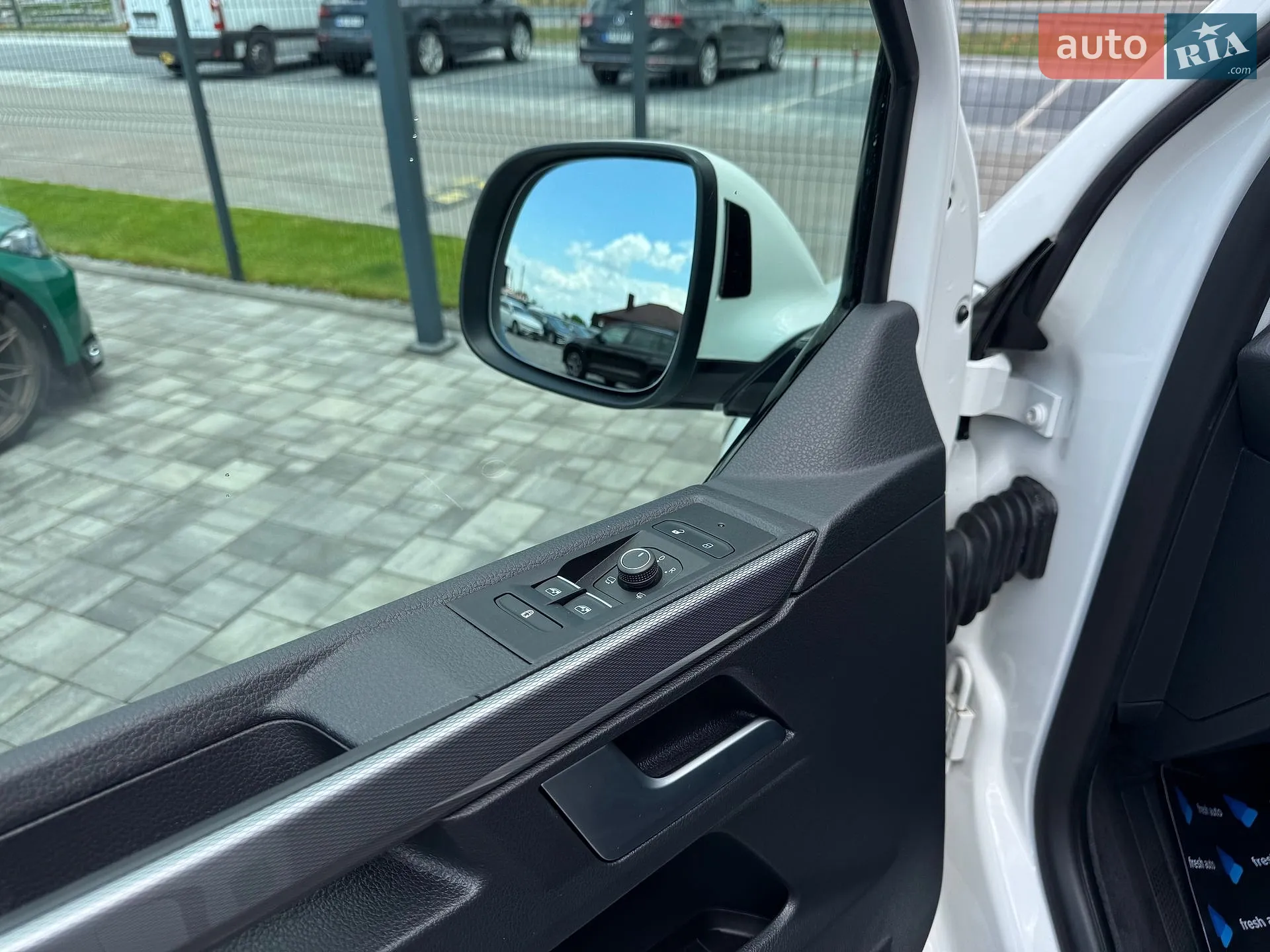 2020 Volkswagen Multivan - мініатюра 14