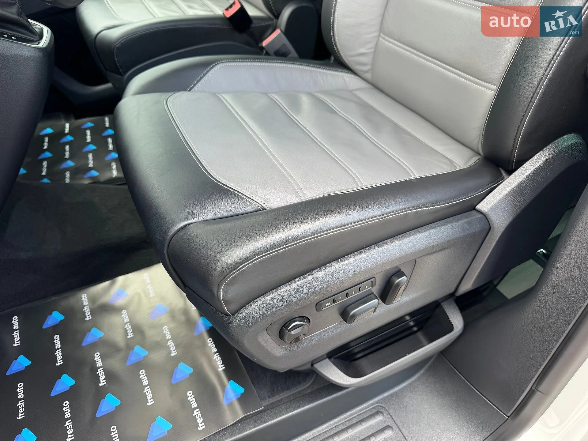 2020 Volkswagen Multivan - мініатюра 18