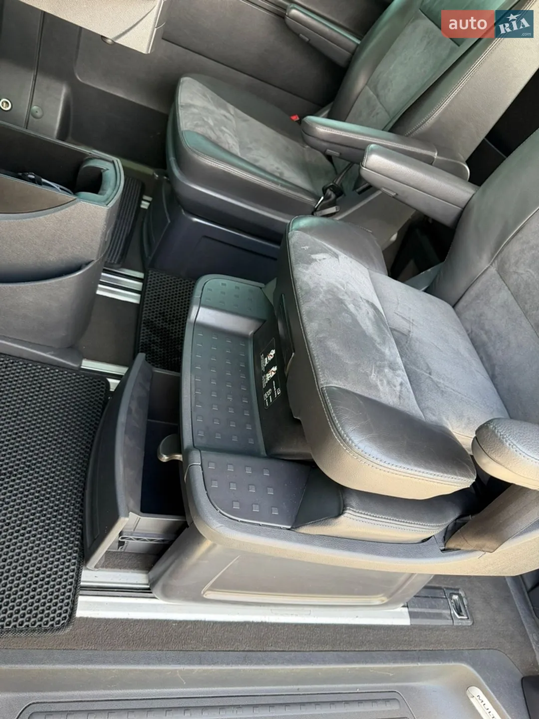 2010 Volkswagen Multivan - мініатюра 29