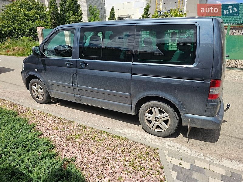Минивэн Volkswagen Multivan 2006 в Гореничах