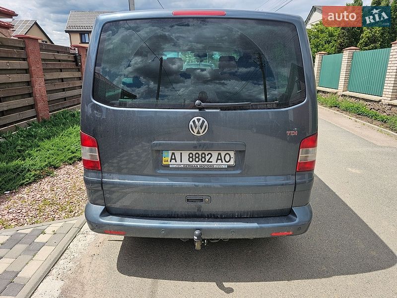 Минивэн Volkswagen Multivan 2006 в Гореничах
