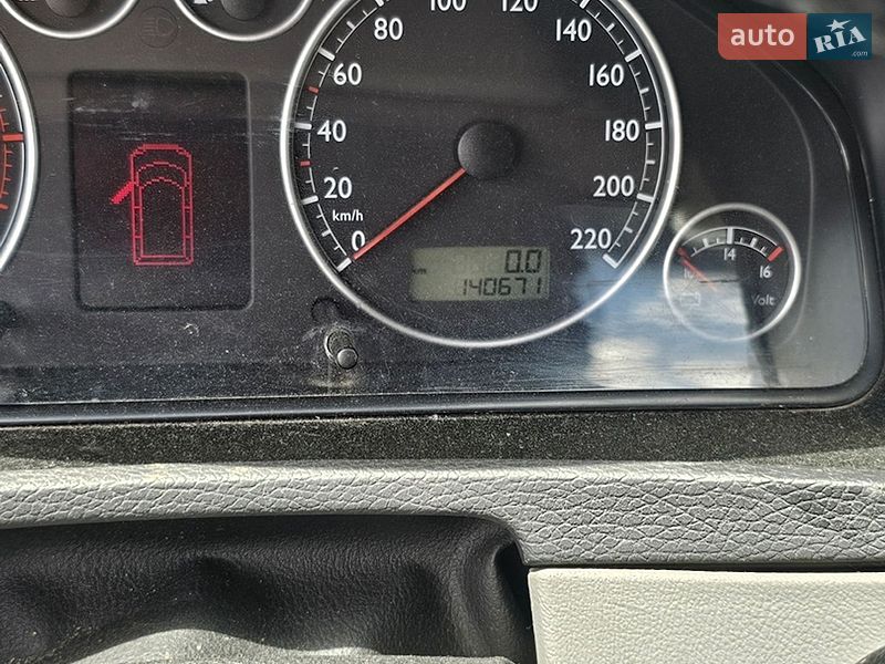 Минивэн Volkswagen Multivan 2006 в Гореничах