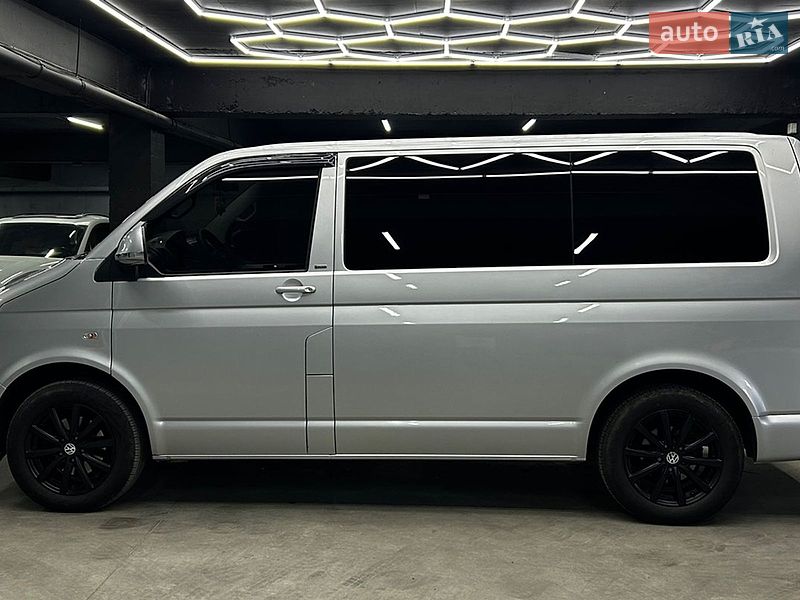 Минивэн Volkswagen Multivan 2014 в Черновцах