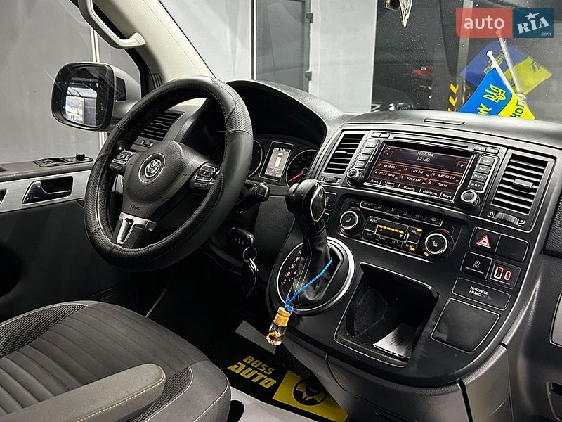 Минивэн Volkswagen Multivan 2014 в Черновцах