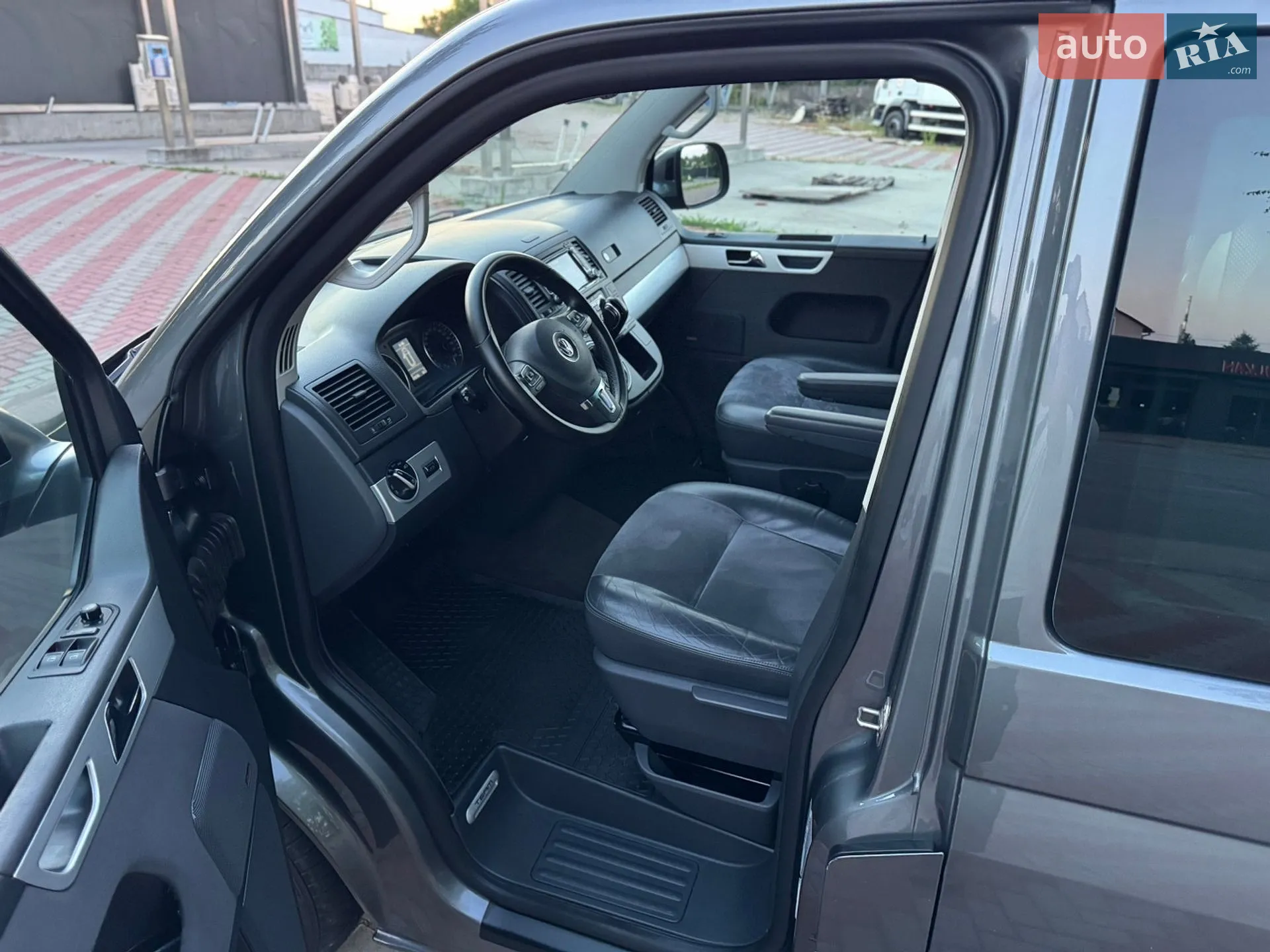 2011 Volkswagen Multivan - мініатюра 33