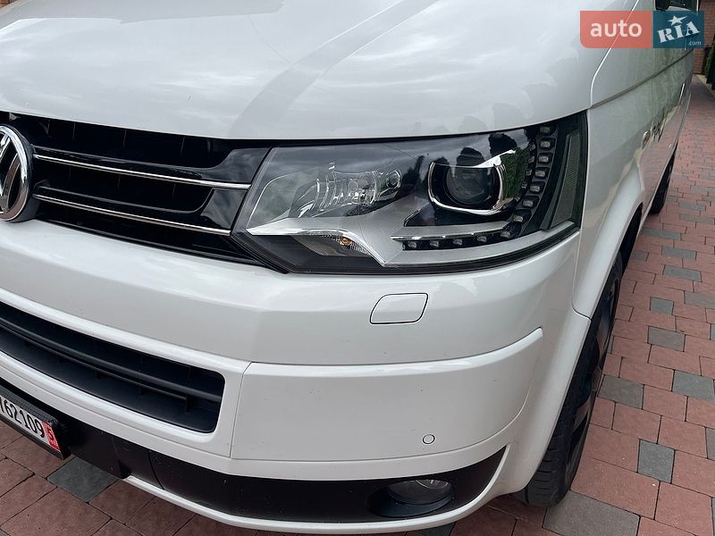 Минивэн Volkswagen Multivan 2012 в Луцке