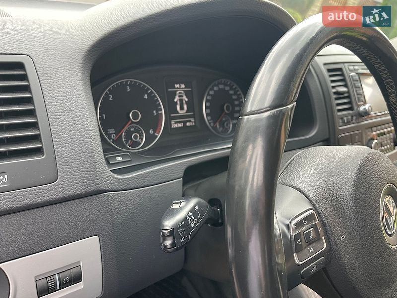 Минивэн Volkswagen Multivan 2012 в Луцке