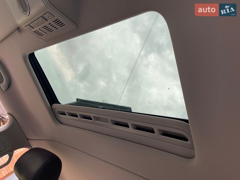 Минивэн Volkswagen Multivan 2012 в Луцке