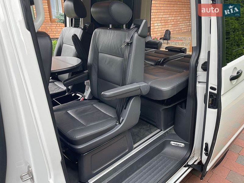 Минивэн Volkswagen Multivan 2012 в Луцке