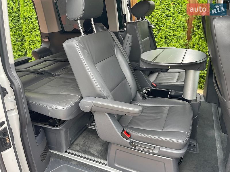 Минивэн Volkswagen Multivan 2012 в Луцке