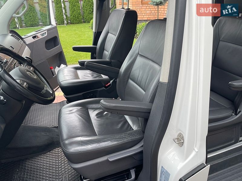 Минивэн Volkswagen Multivan 2012 в Луцке