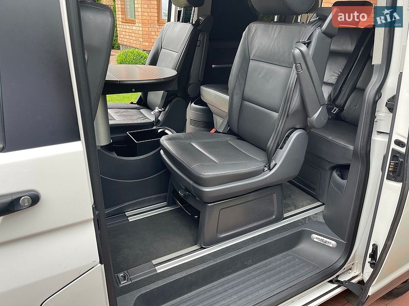Минивэн Volkswagen Multivan 2012 в Луцке