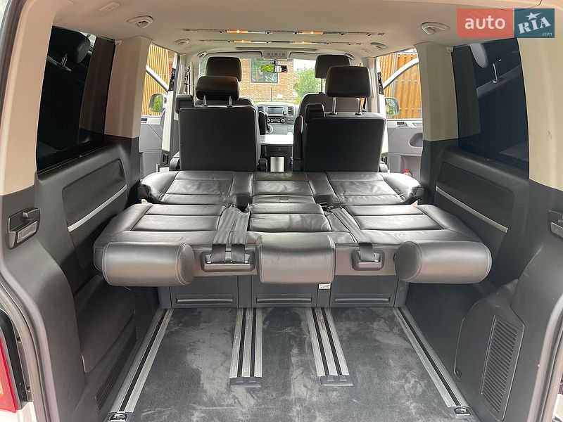 Минивэн Volkswagen Multivan 2012 в Луцке