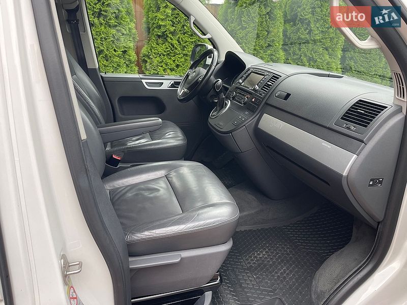 Минивэн Volkswagen Multivan 2012 в Луцке