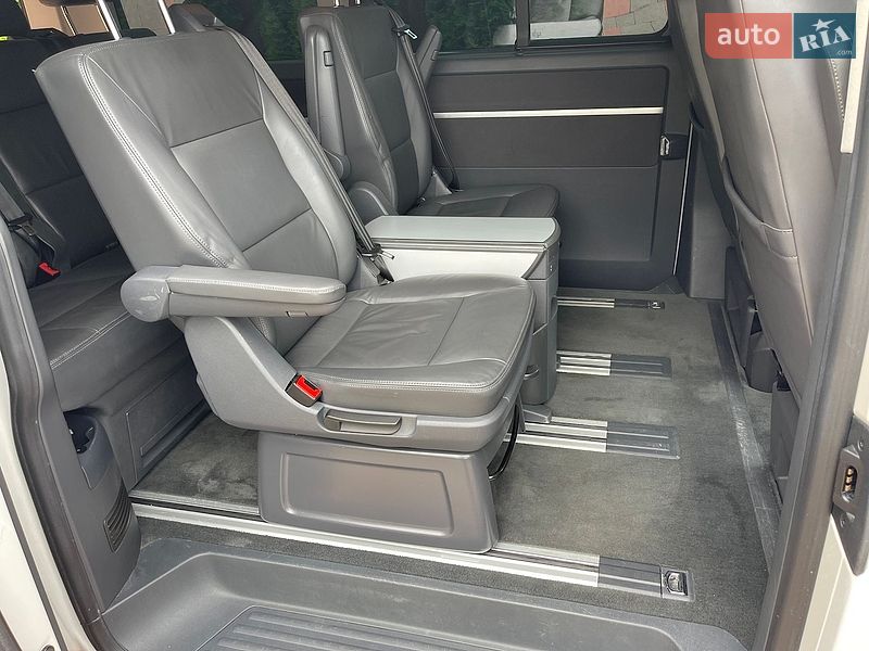 Минивэн Volkswagen Multivan 2012 в Луцке