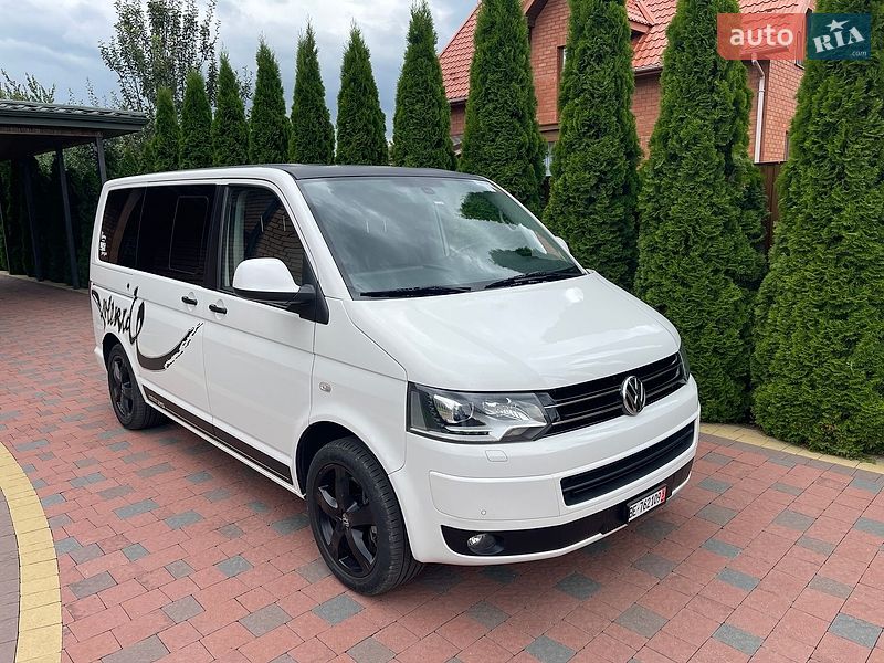 Минивэн Volkswagen Multivan 2012 в Луцке