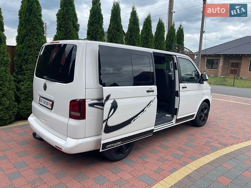 Минивэн Volkswagen Multivan 2012 в Луцке
