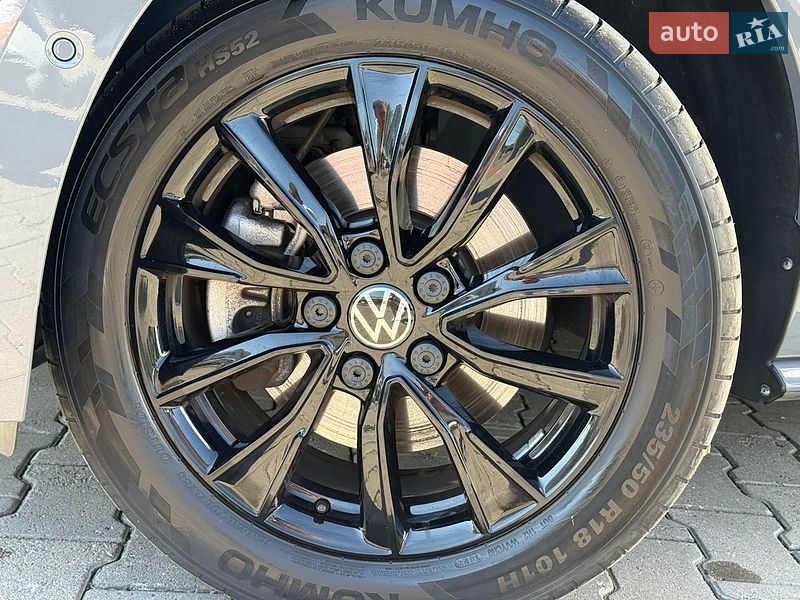 Минивэн Volkswagen Multivan 2024 в Хмельницком