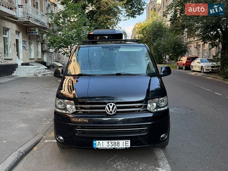 Минивэн Volkswagen Multivan 2010 в Киеве