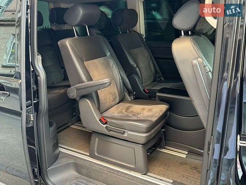 Минивэн Volkswagen Multivan 2010 в Киеве