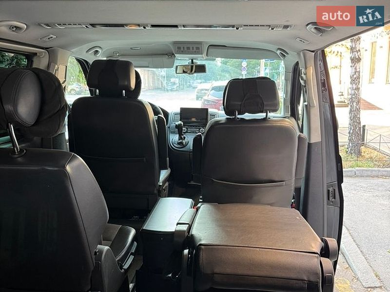 Минивэн Volkswagen Multivan 2010 в Киеве