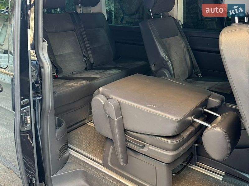 Минивэн Volkswagen Multivan 2010 в Киеве