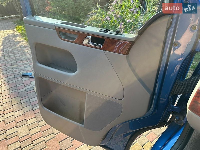 Мінівен Volkswagen Multivan 2009 в Луцьку