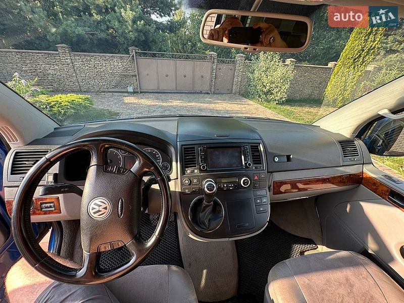 Мінівен Volkswagen Multivan 2009 в Луцьку