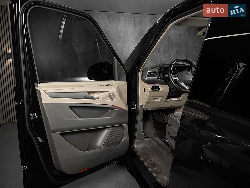Минивэн Volkswagen Multivan 2022 в Луцке