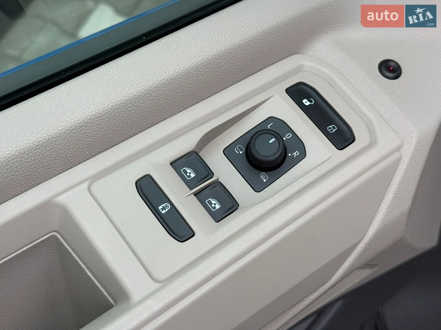2022 Volkswagen Multivan - мініатюра 17