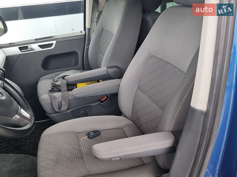 Минивэн Volkswagen Multivan 2013 в Виннице