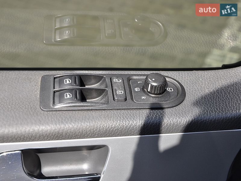 Минивэн Volkswagen Multivan 2012 в Одессе фото 29 Минивэн Volkswagen Multivan 2012 в Одессе