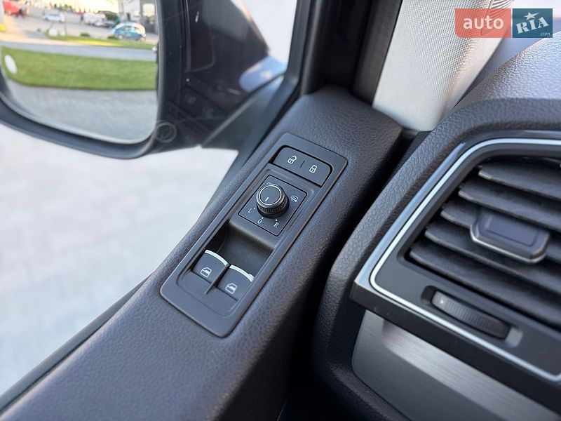 Минивэн Volkswagen Multivan 2017 в Черновцах