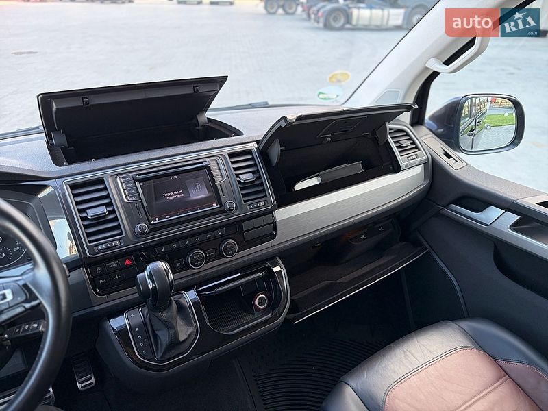 Минивэн Volkswagen Multivan 2017 в Черновцах