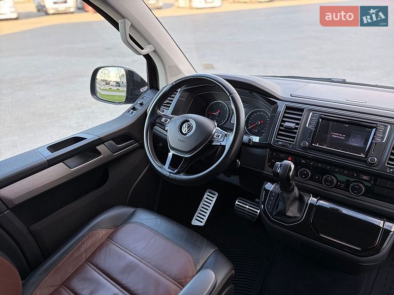 Минивэн Volkswagen Multivan 2017 в Черновцах