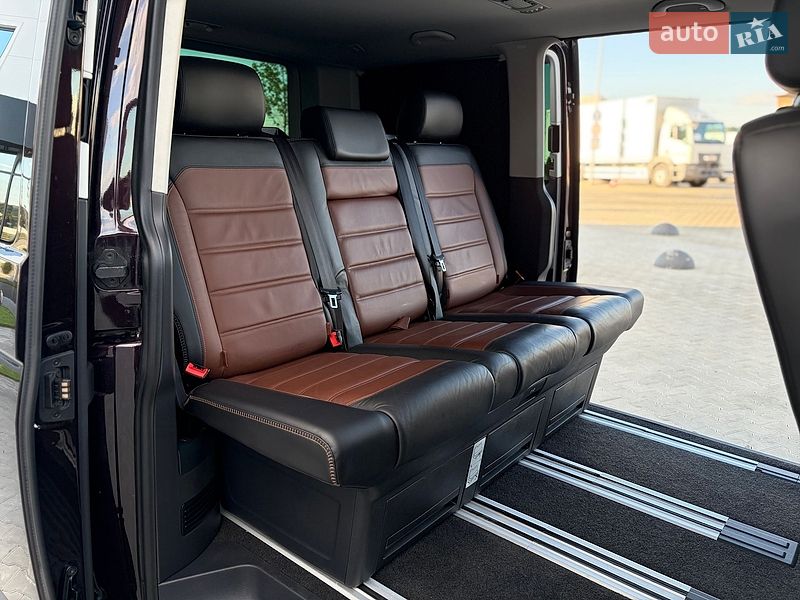 Минивэн Volkswagen Multivan 2017 в Черновцах