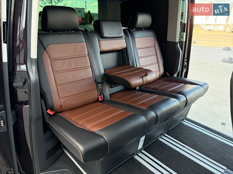 Минивэн Volkswagen Multivan 2017 в Черновцах