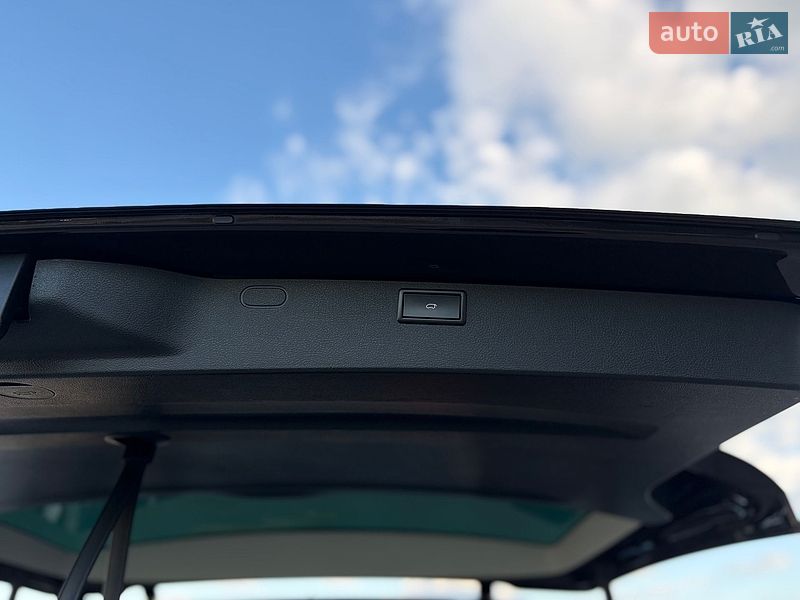 Минивэн Volkswagen Multivan 2017 в Черновцах