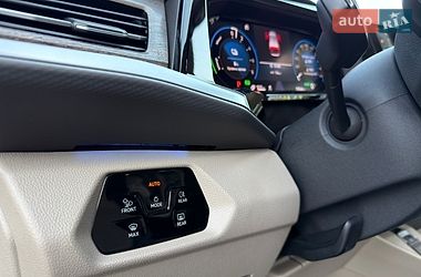 Минивэн Volkswagen Multivan 2021 в Днепре