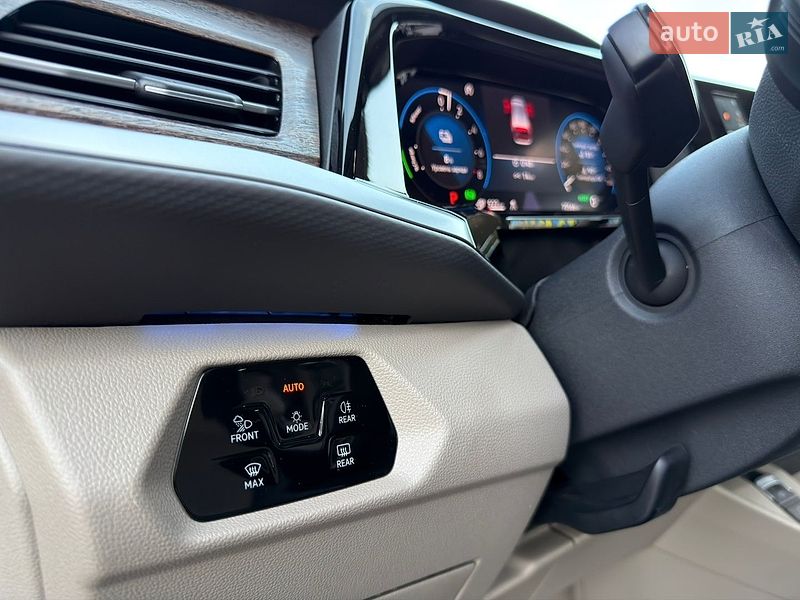 Минивэн Volkswagen Multivan 2021 в Днепре