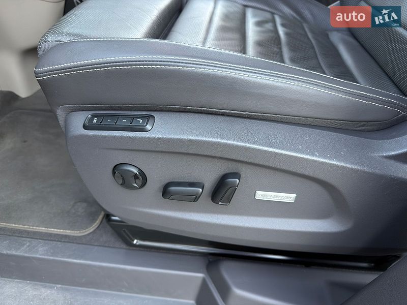 Минивэн Volkswagen Multivan 2021 в Днепре